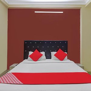 Oyo Hotel Devpuri Inn